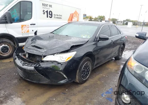 2016 Toyota Camry Le z USA, uszkodzony, nr VIN 4T4BF1FK3GR519330